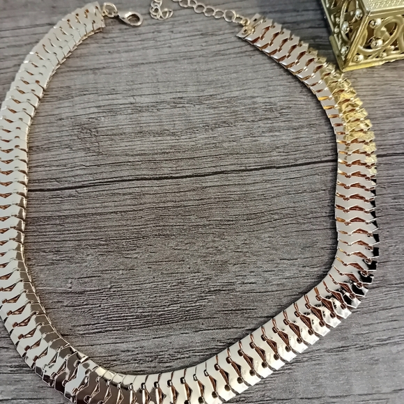 Gold Color : Light weight & Fashionable Necklace Jewelry sets - Picture 5 of 5